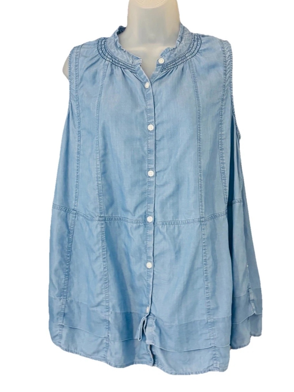 Crown & Ivy Curvy Plus Women's Sleeveless Chambray Denim Top Size 0X Classic